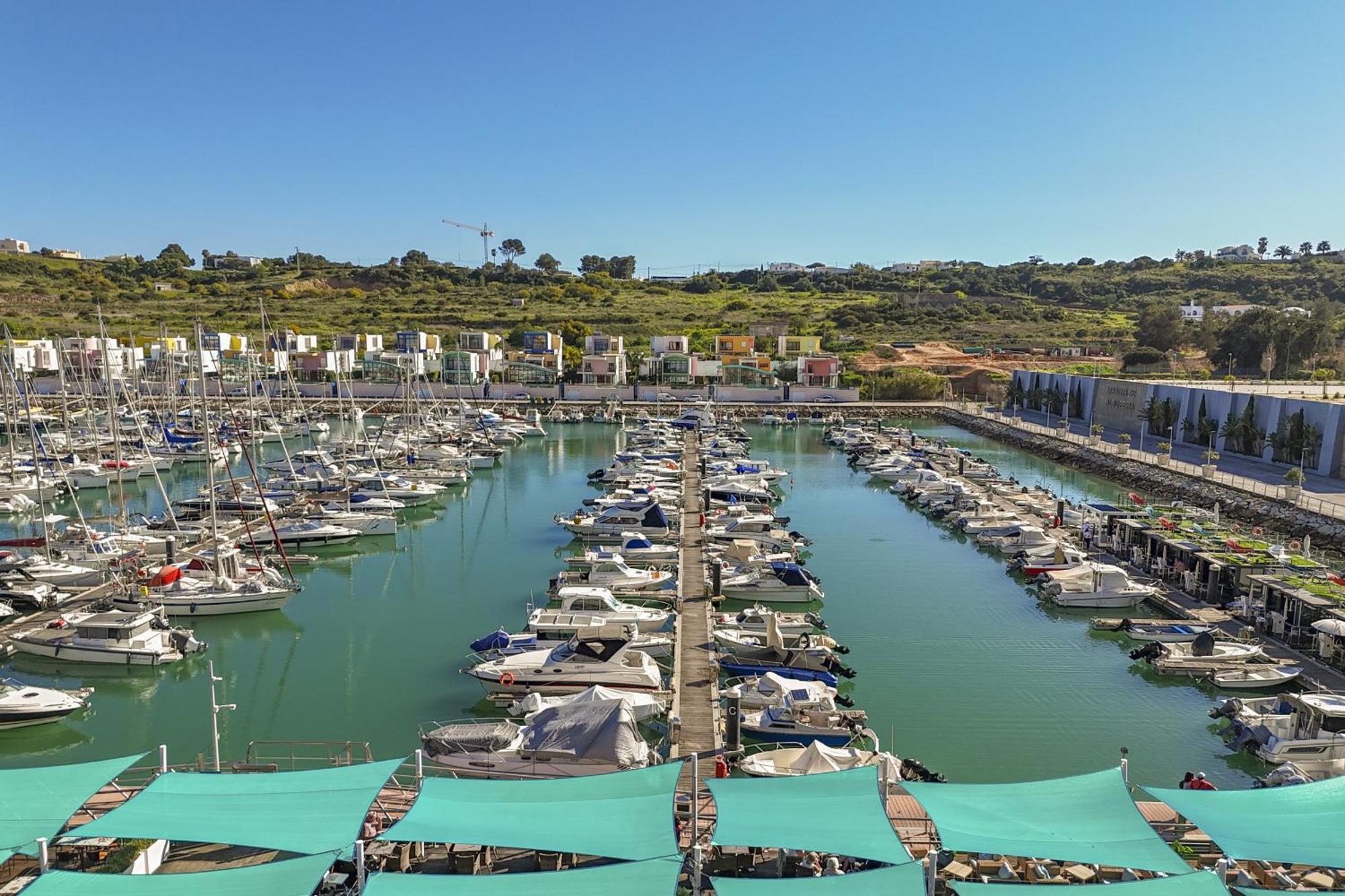 Marina Breeze Apartment With Pool - 900M From The Beach Albufeira Esterno foto