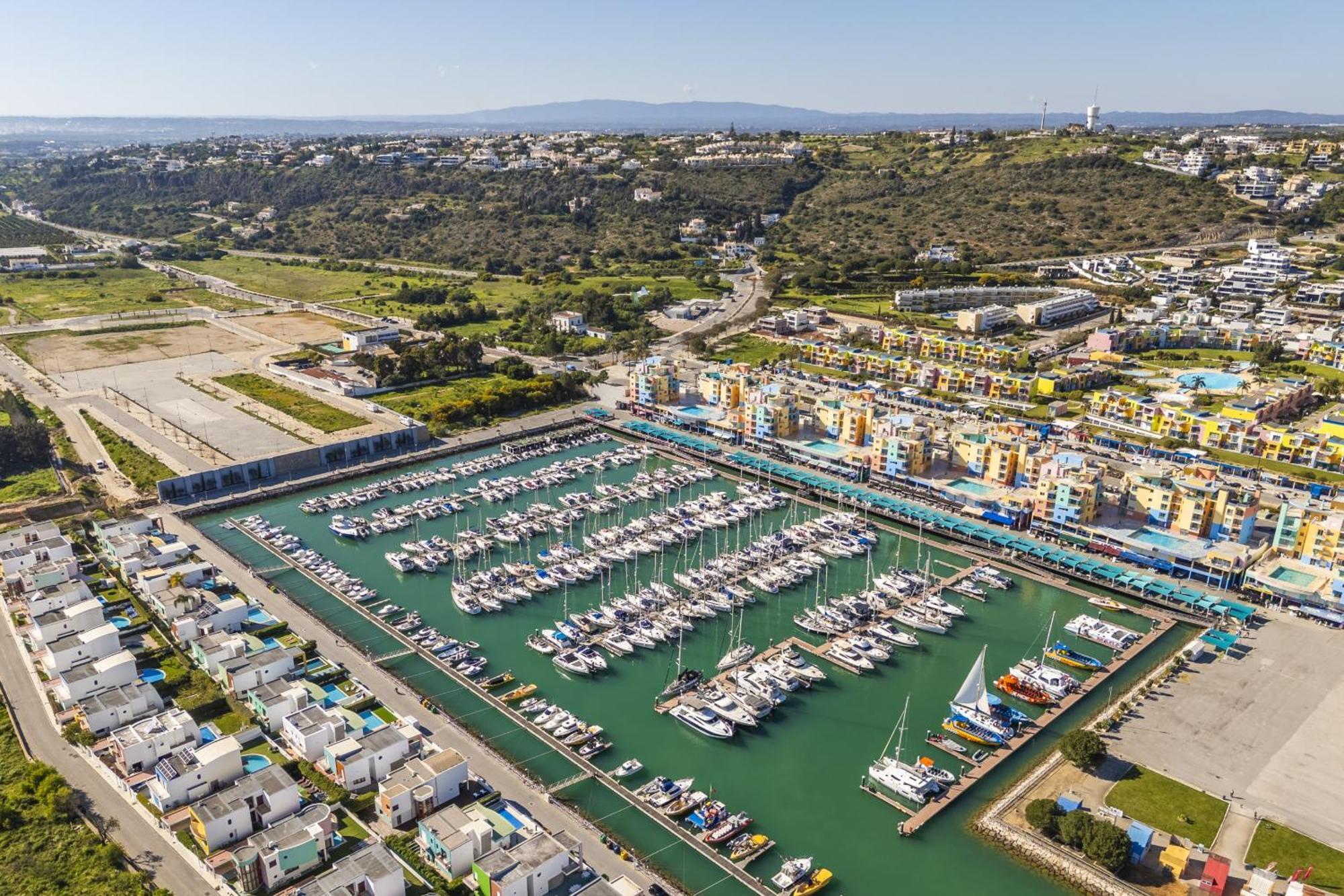 Marina Breeze Apartment With Pool - 900M From The Beach Albufeira Esterno foto