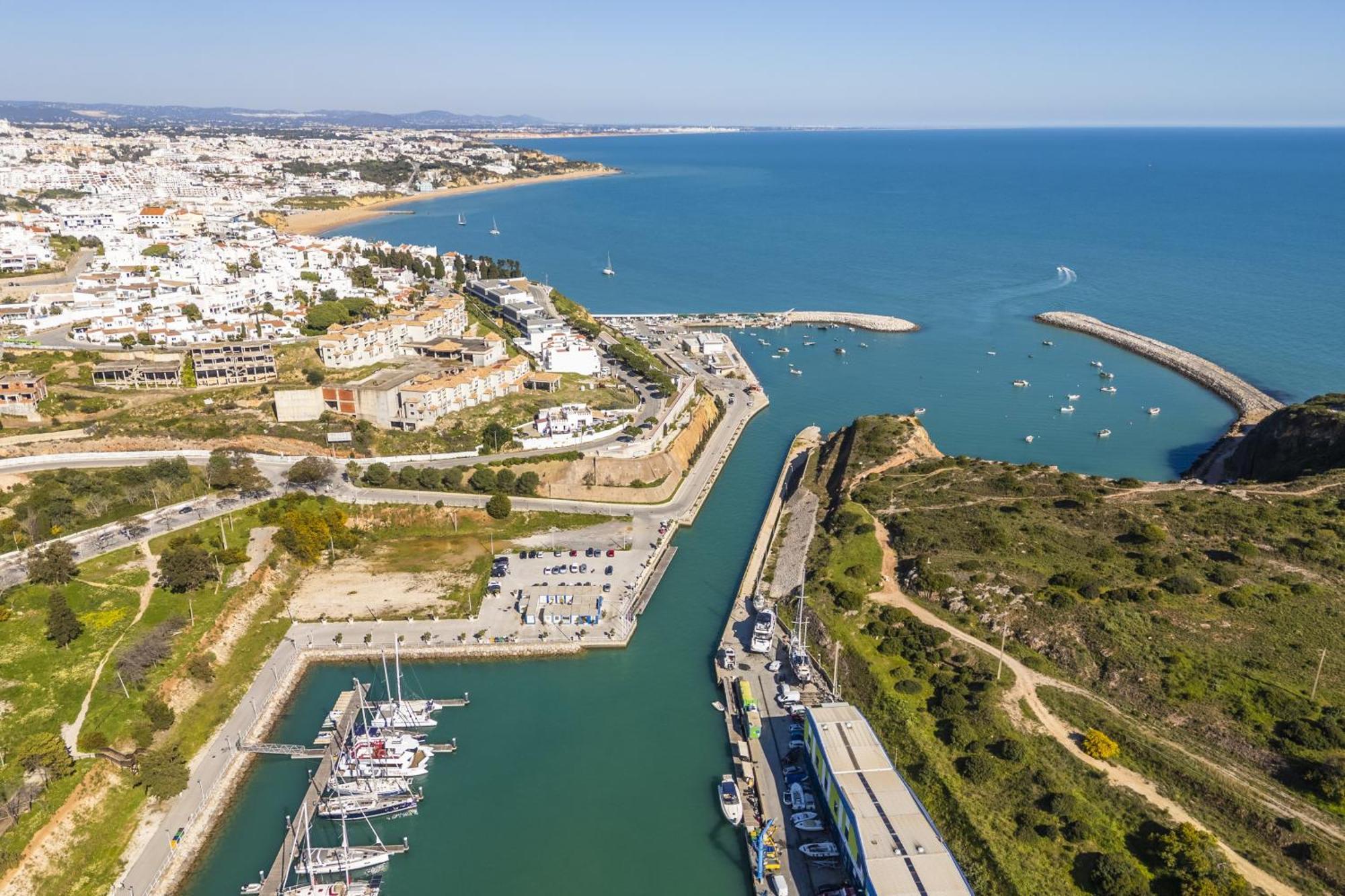 Marina Breeze Apartment With Pool - 900M From The Beach Albufeira Esterno foto