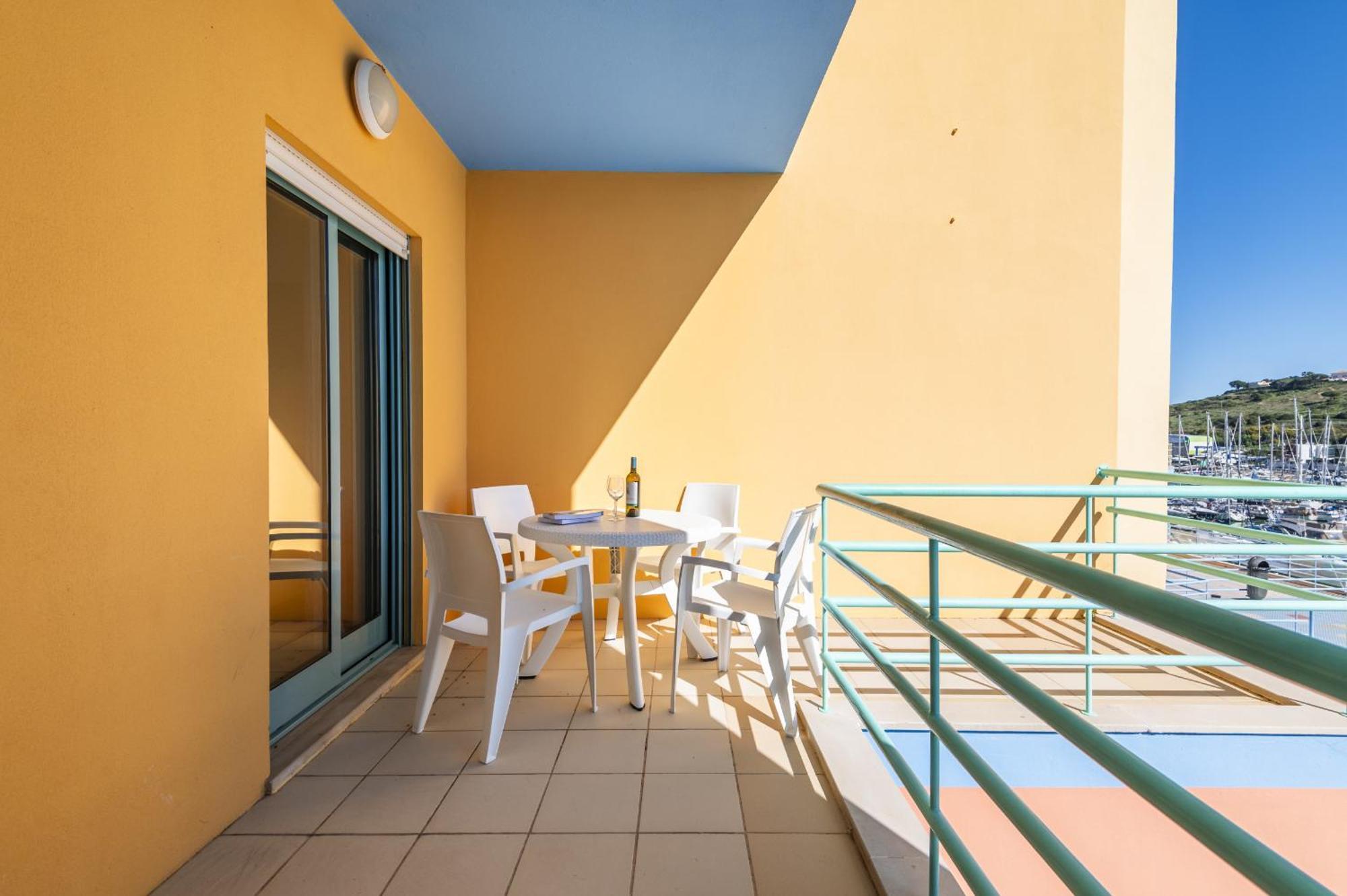 Marina Breeze Apartment With Pool - 900M From The Beach Albufeira Esterno foto