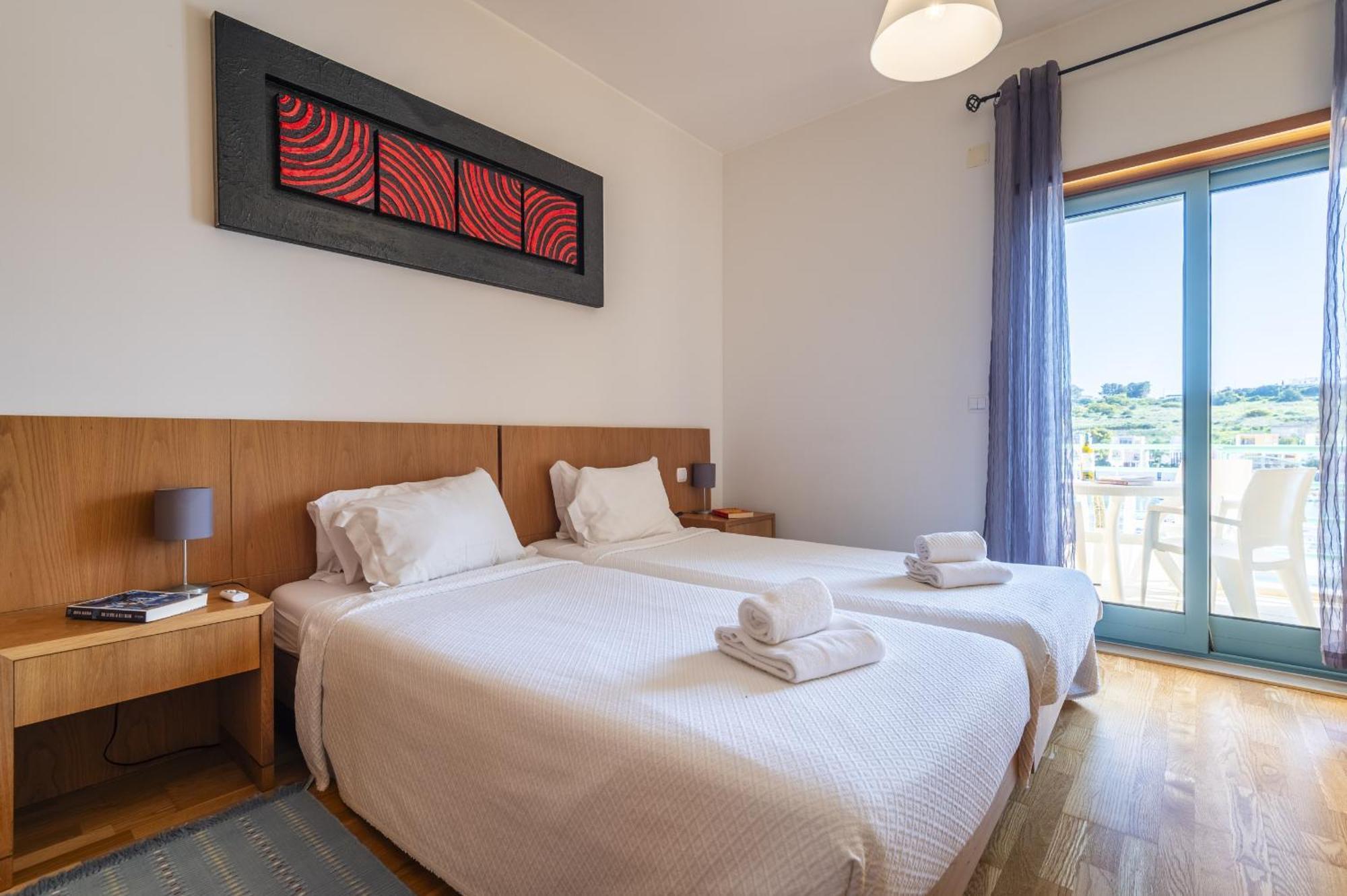 Marina Breeze Apartment With Pool - 900M From The Beach Albufeira Esterno foto