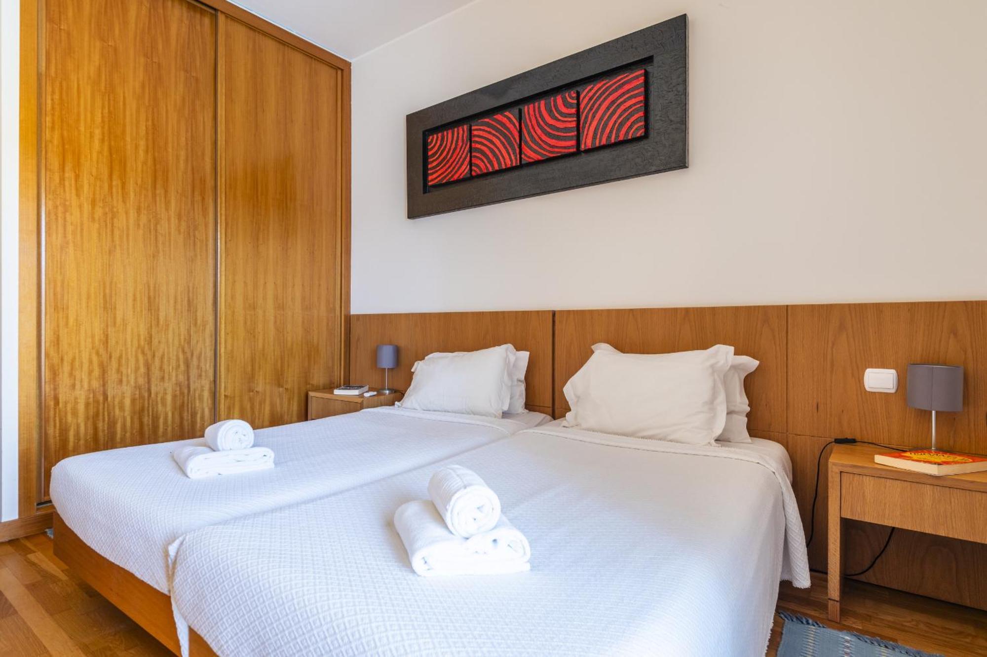 Marina Breeze Apartment With Pool - 900M From The Beach Albufeira Esterno foto